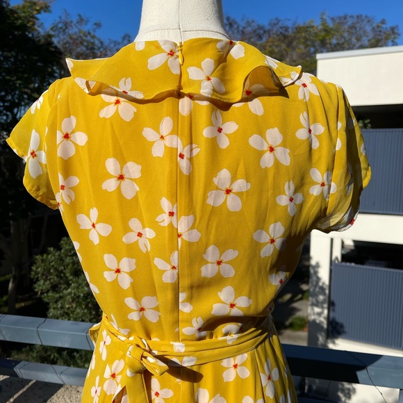 Bardot Yellow Daisy Abstract Mini Wrap Dress - Picture 4 of 8